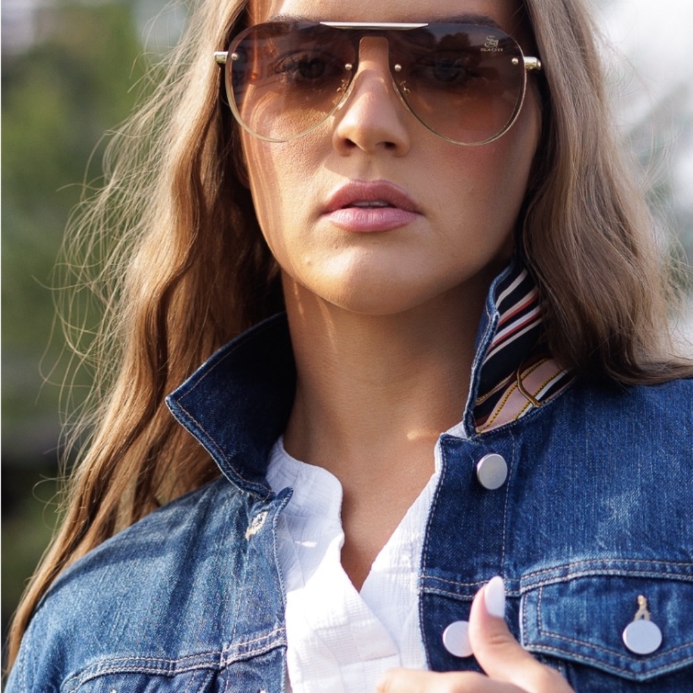 Stylish Gold Aviator Sunglasses - Picture 4 of 6